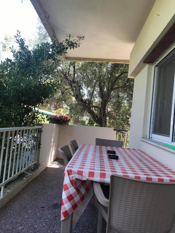 ניאה מודאניה Stefani Apartment With A Sea View Terrace! מראה חיצוני תמונה