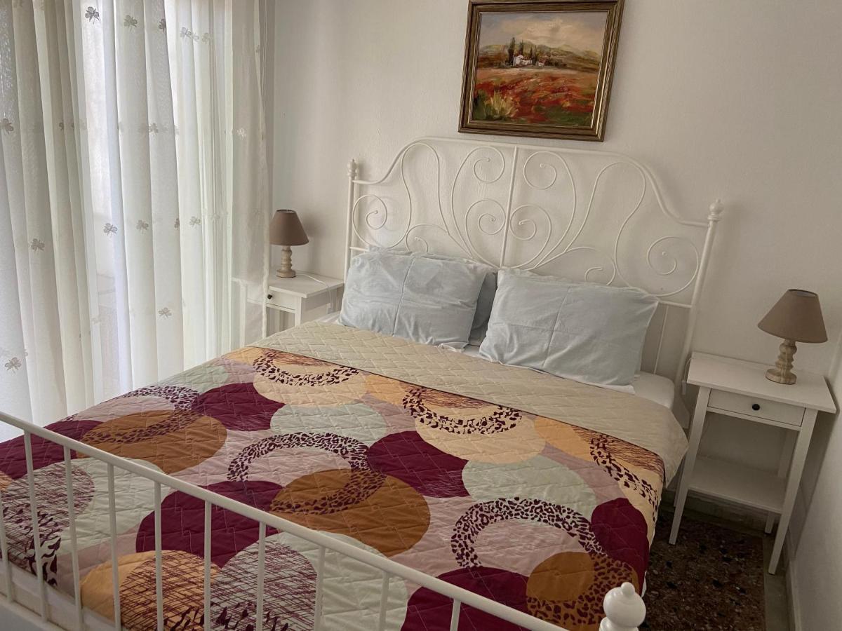 ניאה מודאניה Stefani Apartment With A Sea View Terrace! מראה חיצוני תמונה