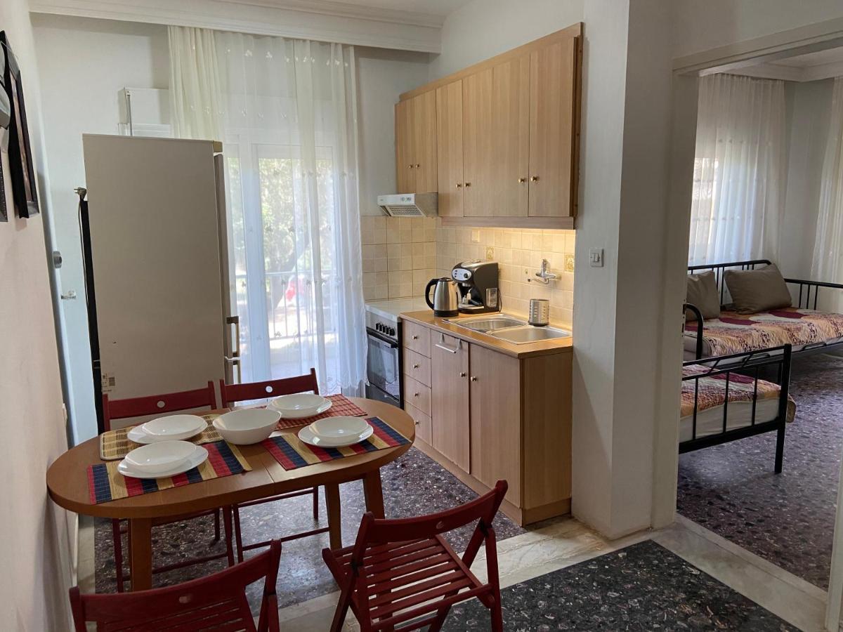 ניאה מודאניה Stefani Apartment With A Sea View Terrace! מראה חיצוני תמונה